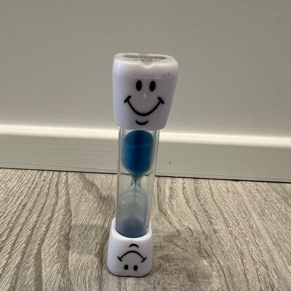 Smiley Face toothbrush Hourglass Timer with Blue Sand, 2 minutes